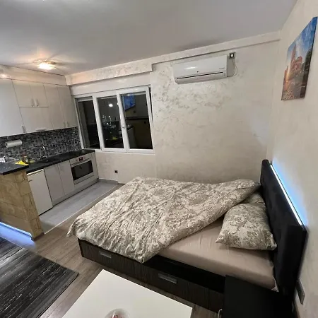 Capital Apartment *